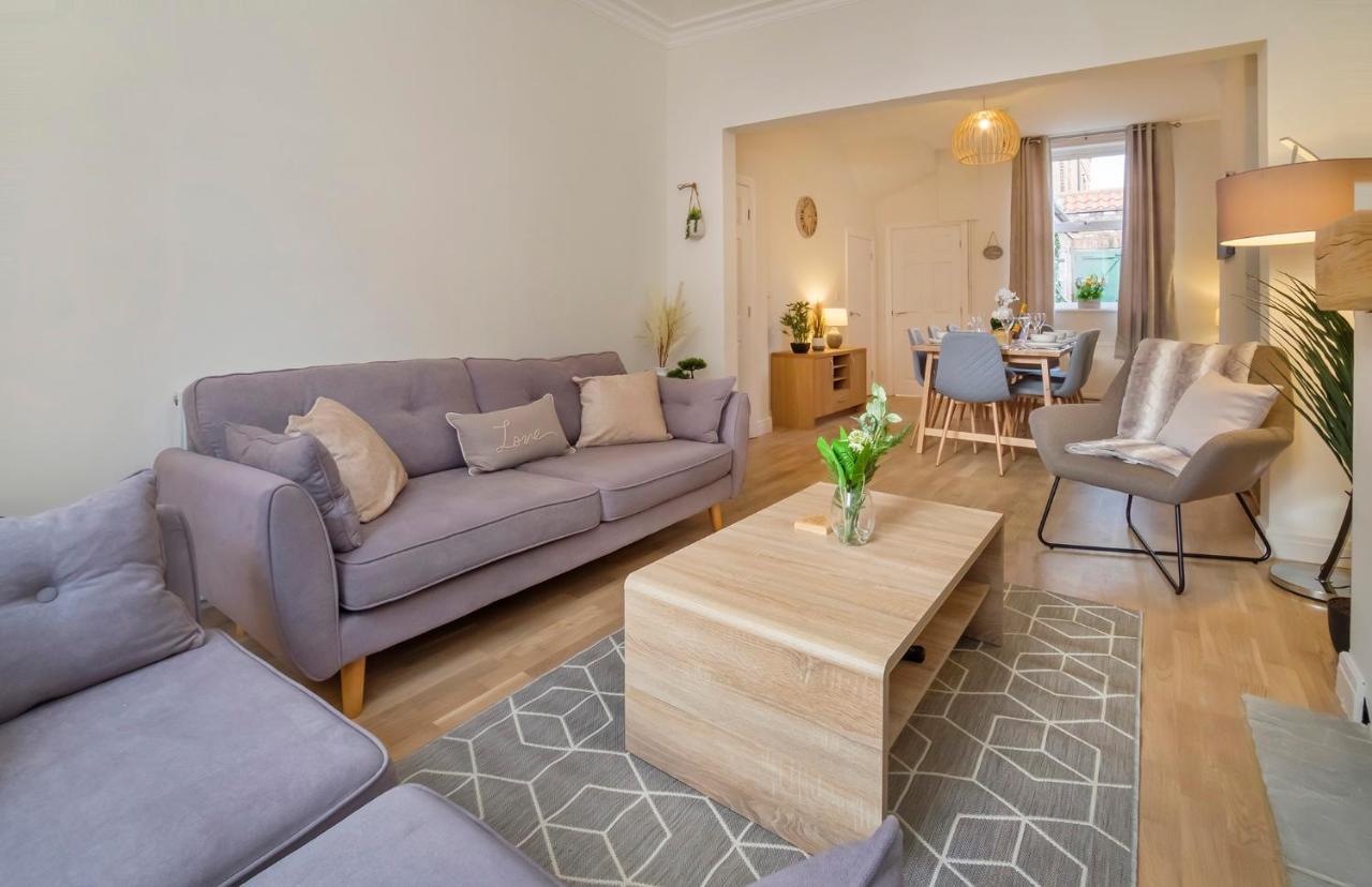 Historic House In The Heart Of York City Centre With Free Parking Extérieur photo