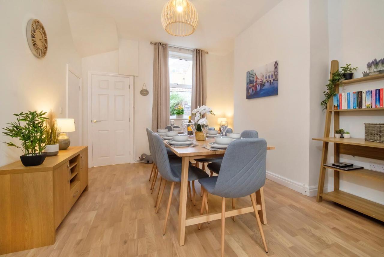 Historic House In The Heart Of York City Centre With Free Parking Extérieur photo